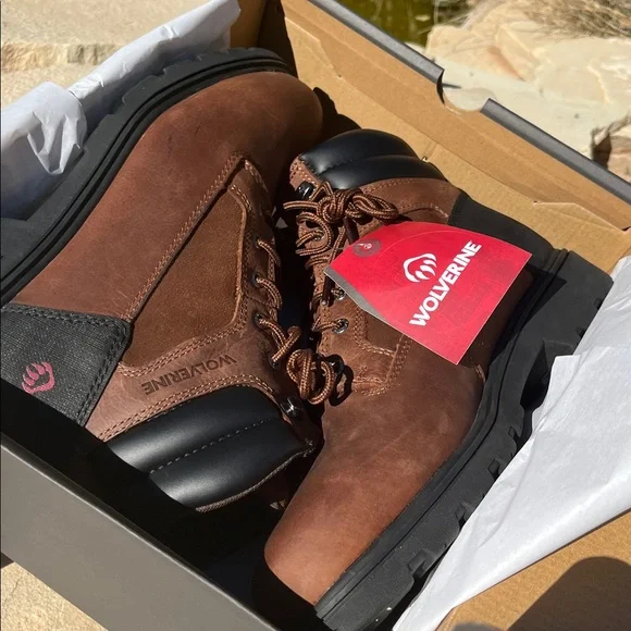 (Reserved!) Wolverine Men's Rugged Brown Leather Boots - Picture 6 of 6